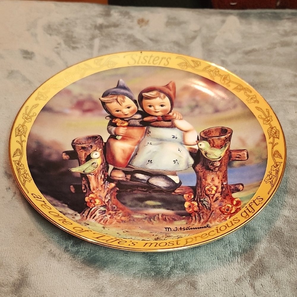 M.J.Hummel "Sisters" Numbered Plate